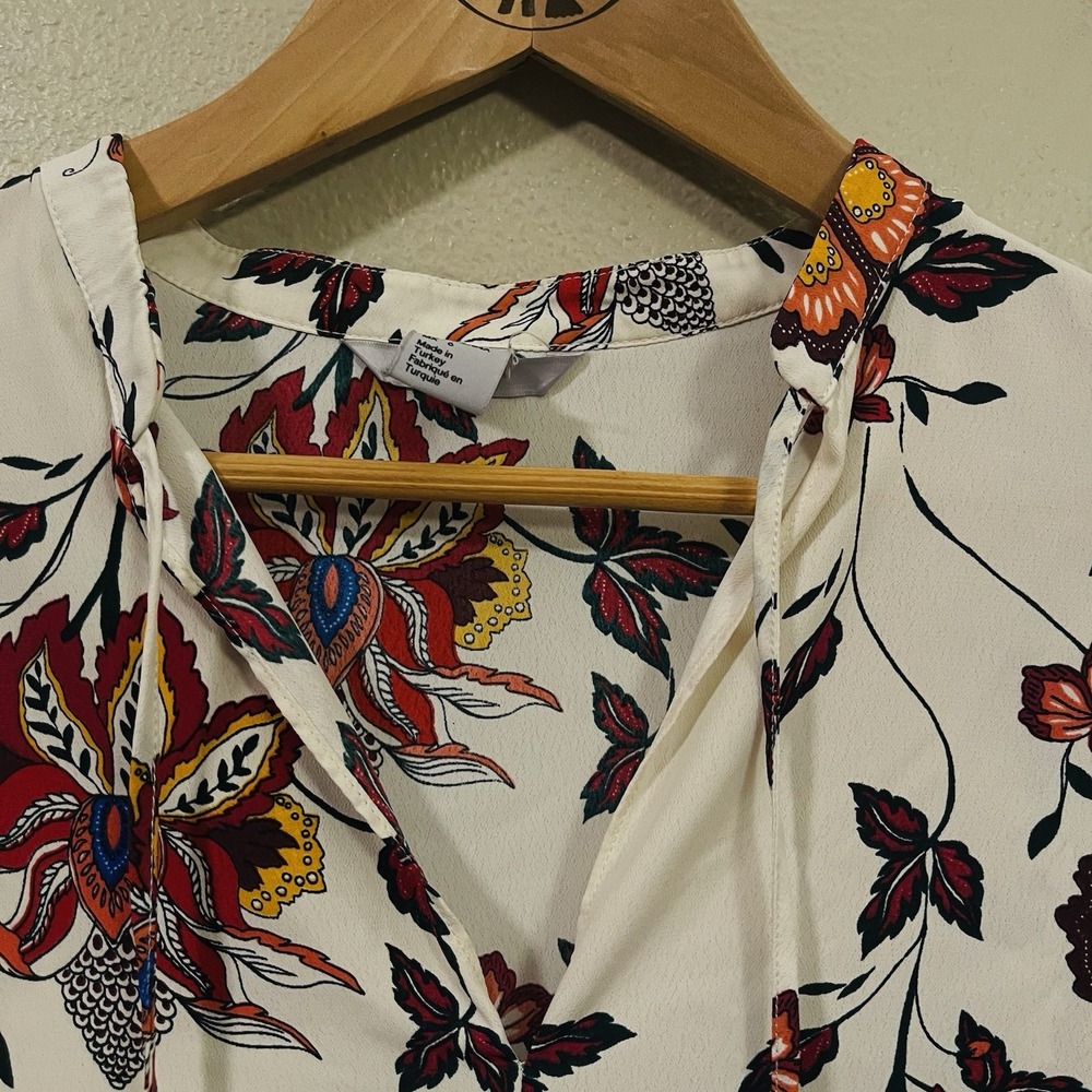 H & M Whimsy Floral Tie Front Blouse Boho Western Women's Size 6 - Generous - Picture 2 of 8